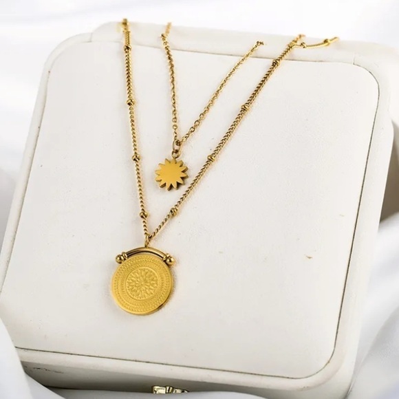 New 18k Gold Plated Vintage Diamond Coin Star Double Layer Necklace - Picture 2 of 14